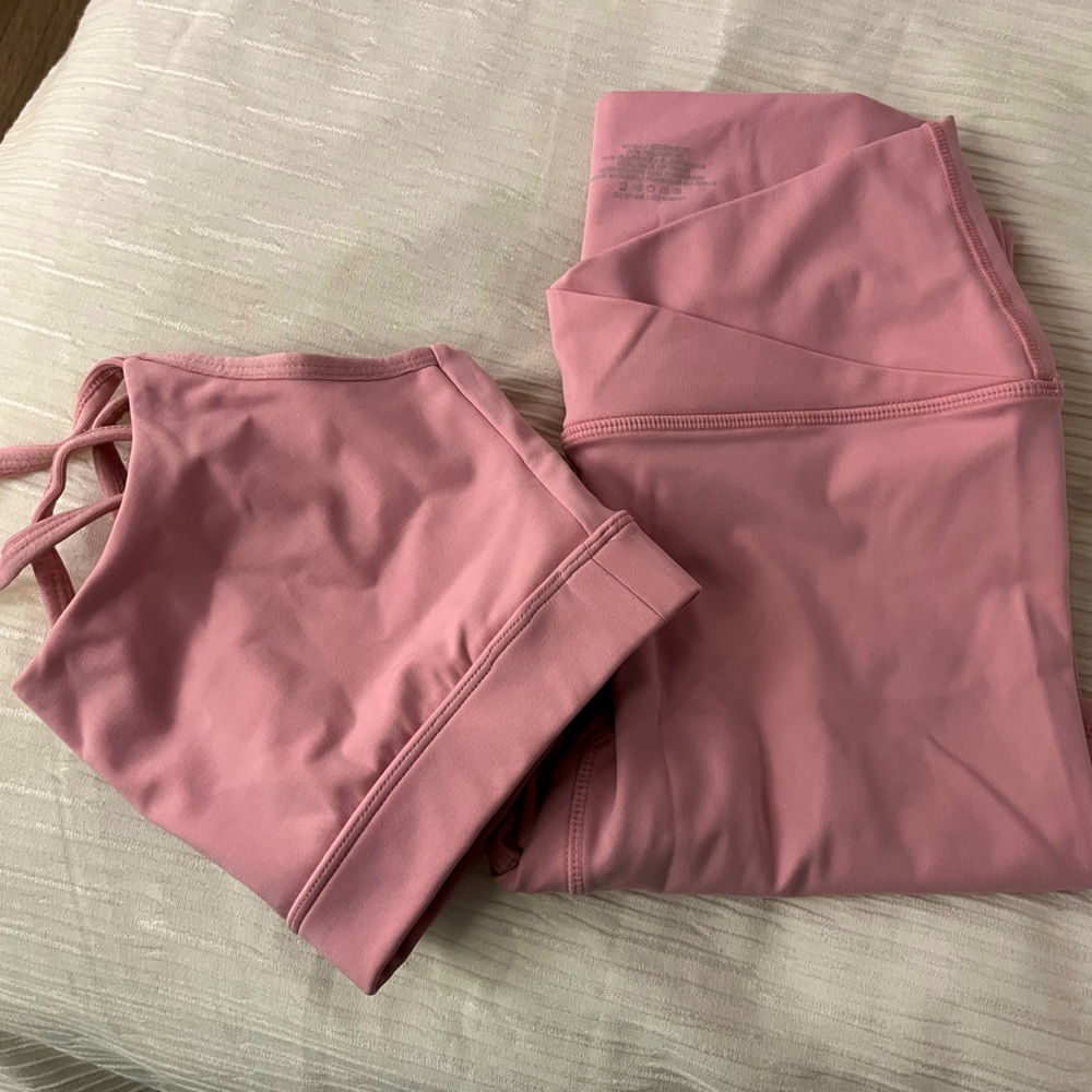 KGMTL X ARDENE work out set. Bra & leggings